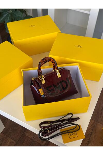 GGGG شنط معا ملحقاتها