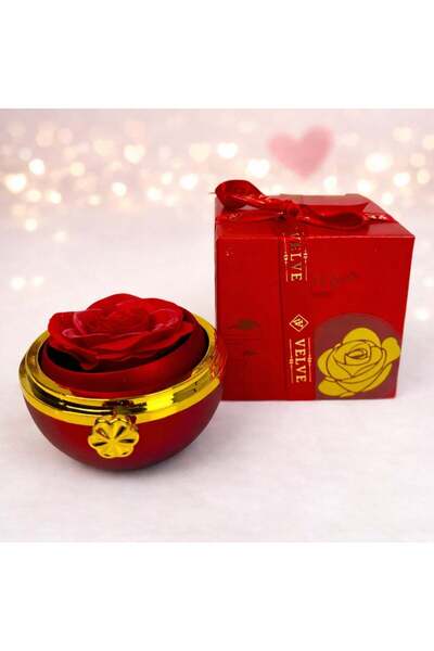 velve Trandafir de săpun rosu în cutie elegantă cu cupolă și lănțișor cu pand...