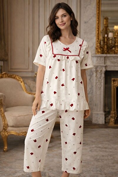 LaFont A feminine pajama set with a touch of pampering and softness, offering...