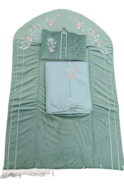 Generalwater Elegant Embroidered and Padded Prayer Set