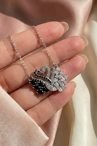 Volenta Shop Black and White Swan Model Necklace 50 cm