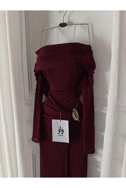 WOW A satin evening gown overflowing with luxury and allure, designed in a ro...