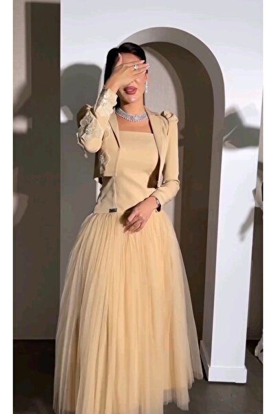 Mira Elegant and striking evening dress, a soft and beautiful two-piece tulle...