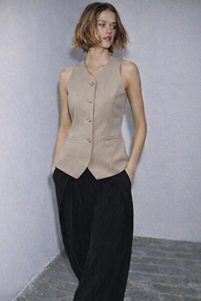 Vesua سترة بيلدن بتفاصيل جيبية من القماش المطاطي