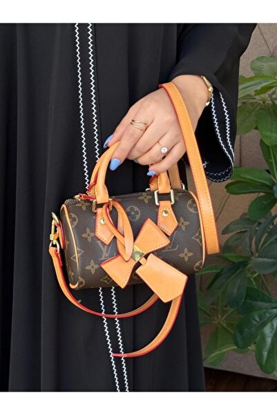 Generic High-quality handbag and shoulder bag with accessories