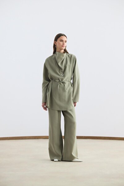 KADRİYE BAŞTÜRK Set pantaloni tunică din tensel cu guler drapat Adaçaci