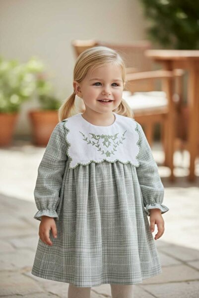 VİYOLİNA NAKIŞ YAKA DETAYLI EKOSE ELBİSE