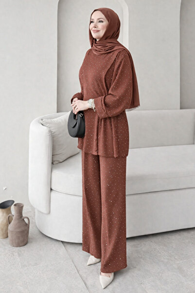 Tesettür Diyarı Комплект одягу з камінням сафіра та збірками по боках - корич...