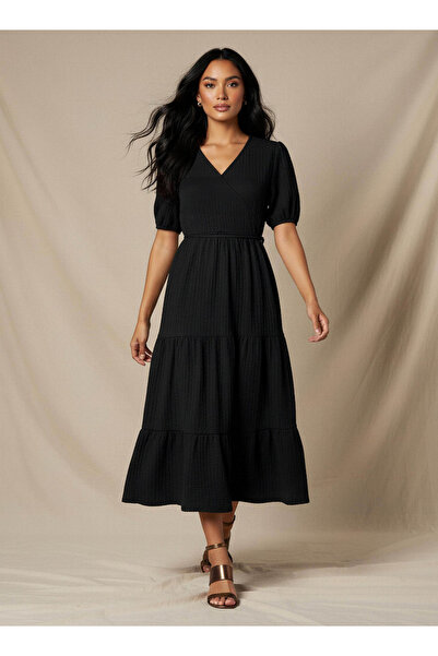 FAV فستان ميدي متعدد الطبقات بنقشة مميزة وأكمام قصيرة منتفخة