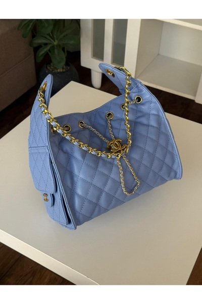 Generic Shoulder bag with accessories