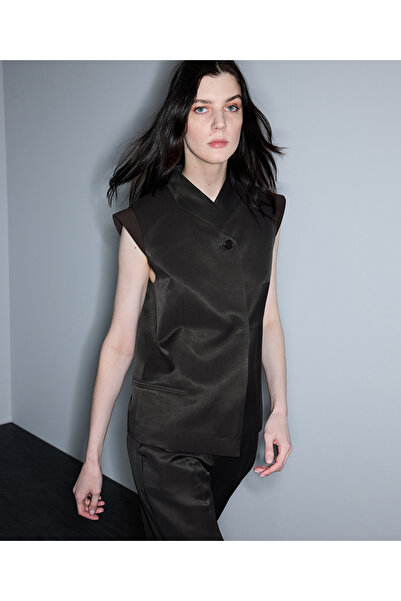 İpekyol Metal tokalı kuşaklı yelek