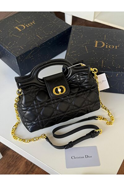 Generic Shoulder bag with accessories