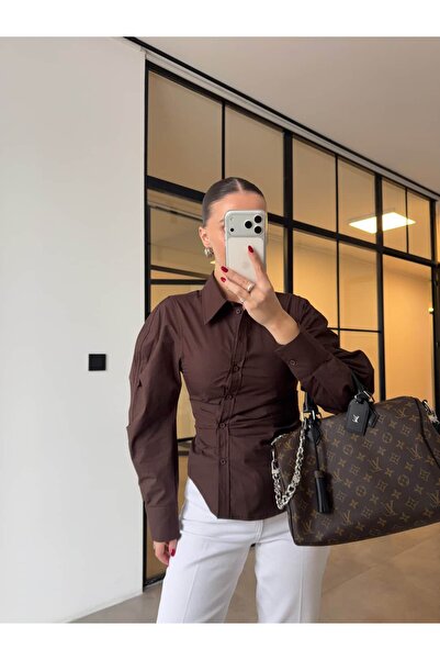 BB Bensu Buyruk BELDEN OTURTMALI ÖNÜ BÜZGÜLÜ GÖMLEK KAHVE