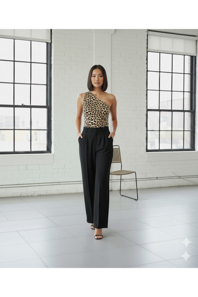 FUNSTYLE Sera Asymmetrical Leopard Blouse