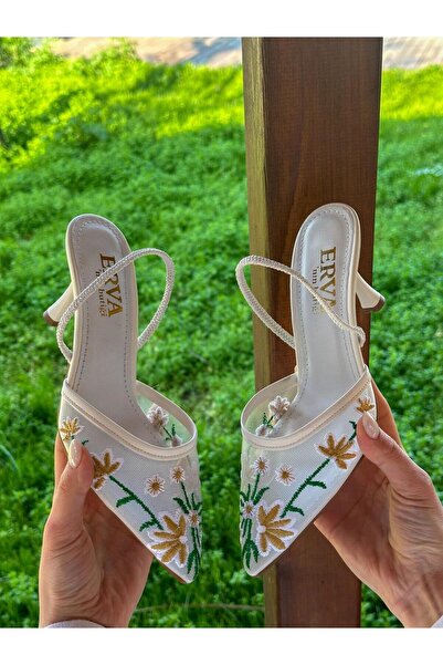 ERVANIN BUTİĞİ Beyaz (Livia) Çiçek Nakış Detay Topuklu Kadın Stiletto