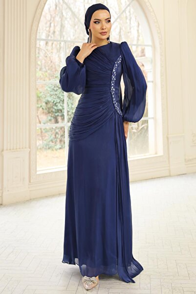 Olcay Yoryo Seiden-Hijab-Abendkleid mit Perlen- und Paillettenverzierung K. I...