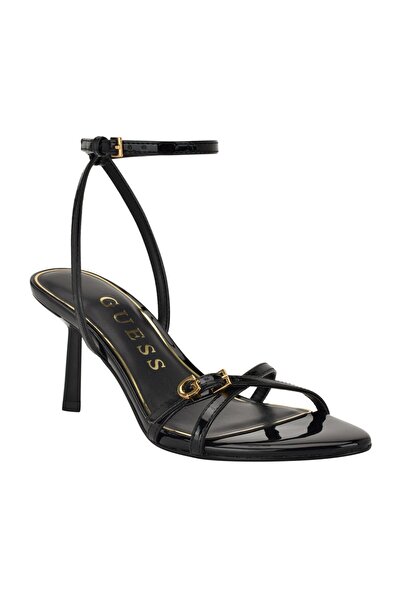 Guess صندل رسمي مفتوح من الأمام بأشرطة مزين بإكسسوارات معدنية على شكل حرف G