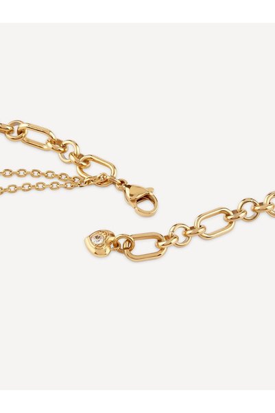 Guess قلادة مجنون بالحب