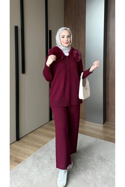lurex moda طقم تريكو مع ياقة من الفرو