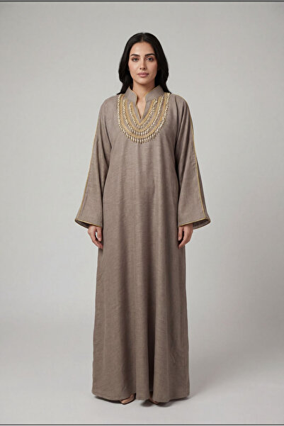 Rokon Dana Elegant jalabiya, free size, with a slit in the back.
