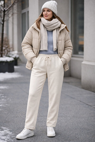 metsawear Women's 2 Thread Yarn Ruffled Ecru Sweatpants – Lightly Shrinking S...