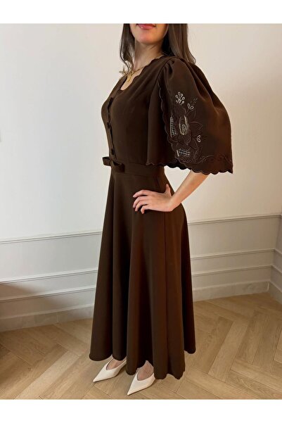 Special-DIARA A luxurious brown dress that embodies classic elegance