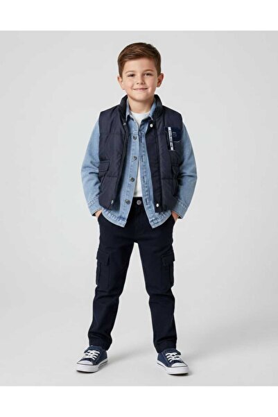 zavera for kids طقم للأولاد مكون من 4 قطع - سترة قابلة للنفخ وجاكيت جينز وستر...