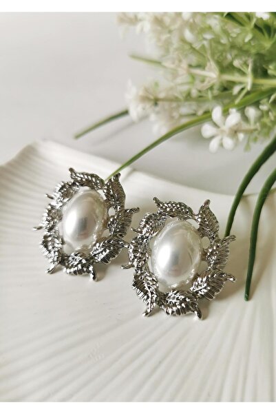 Halley Concept Pearl Detailed Leaf Shaped Silver Color Earrings