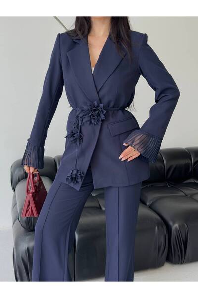 buqre's moda Women's Floral Accessory Detailed Chiffon Sleeve Suit