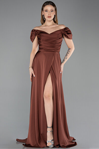 Abiyefon Kahve Kayık Yaka Yırtmaçlı Uzun Saten Büyük Beden Abiye ABU4576