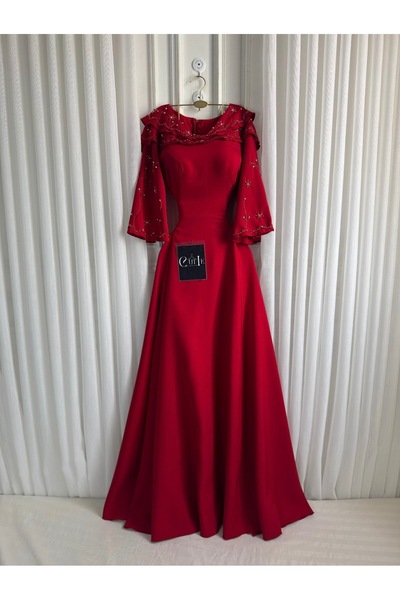 Cutie Royal red evening dress with wide sleeves and hand-embroidered crystals