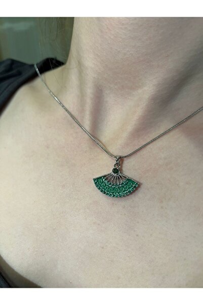 uyguntakıaksesuar قلادة نسائية على شكل مروحة مع سلسلة فضية اللون وتفاصيل من ا...