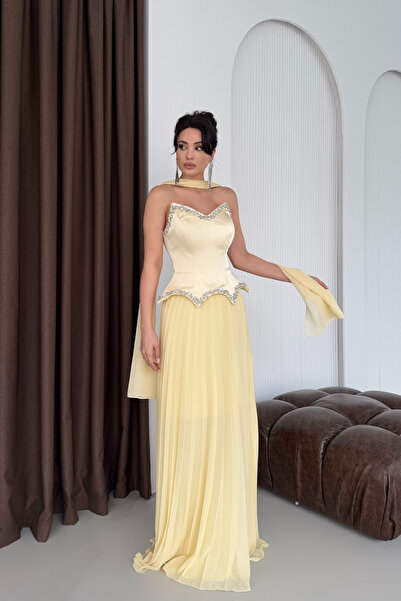 Serica Moda Sarı Kalp Yaka Taş İşlemeli Şal Detaylı Eteği Pileli Abiye Elbise