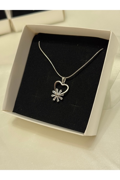 Tüko Store Valentine's Day Special Boxed Moving Heart and Stone Model Necklace