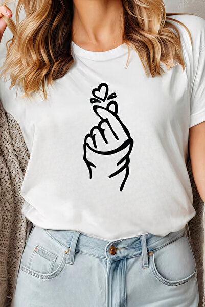 Sarah's Boutique Women's T-shirt – 100% cotton – Valentine's Day "Finger Heart"