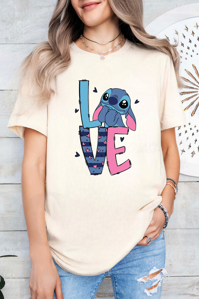 Sarah's Boutique Women's T-shirt – 100% cotton – Valentine's Day "Stitch Love"