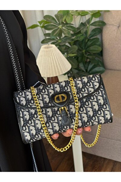 Generic Dio's bag, an exact replica of the famous international brand.