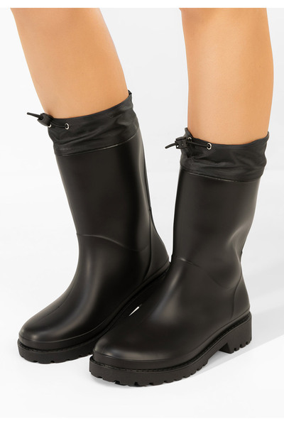B T Shoes Zunaira black rubber boots