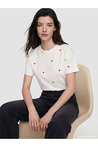 LC Waikiki Γυναικείο μπλουζάκι Özmarka New Season με λαιμόκοψη ποδηλάτου και ...