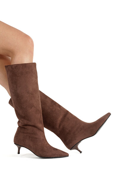 MİNNACE Καφέ μπότες Σουέτ με μυτερή μύτη, λεπτό τακούνι 5 εκ., Νέα σεζόν