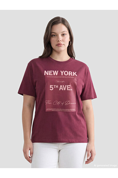 LC Waikiki تي شيرت نسائي كبير الحجم مطبوع من نيويورك