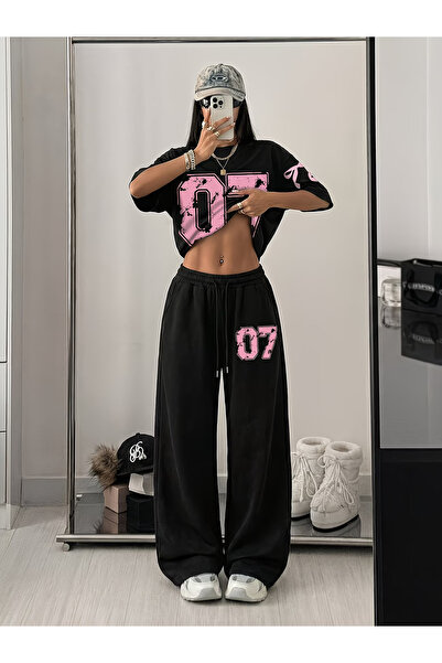 macklin Women's 07 Printed Oversized T-Shirt and Baggy Sweatpants - Two-Piece...