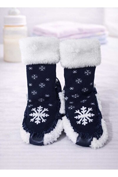 Candan Peluş detayları ve kar tanesi desenli.Kaydırmaz taban patik