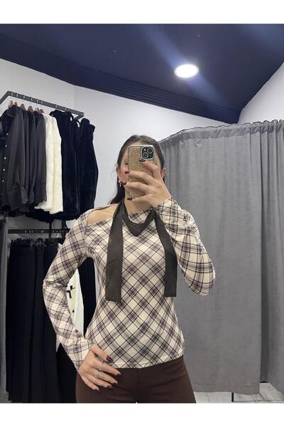 Store Kadın ekose desenli omuz dekolteli fular detaylı bluz