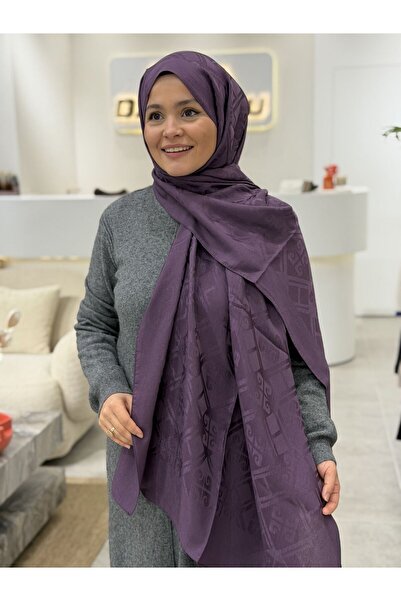 Pierre Cardin شال نايا لومينا