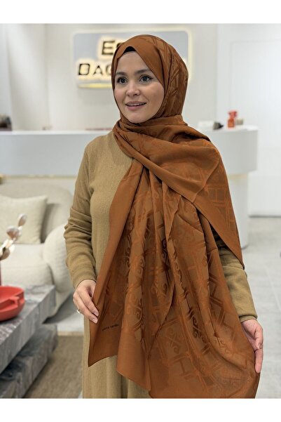 Pierre Cardin شال نايا لومينا
