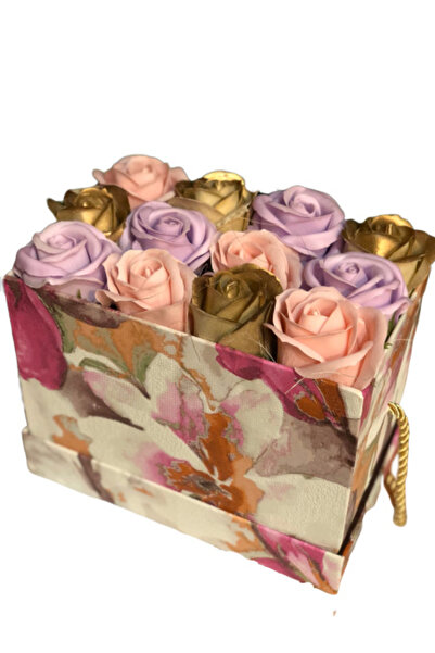 Eventissimi Aranjament Floral in Cutie - Trandafiri, Multicolor