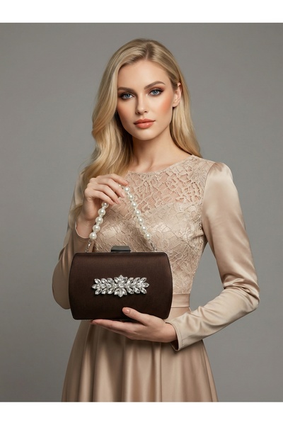 Biçanta Maro Z.A.R.A. Geantă de seară pentru femei cu lanț brodat cu piatră d...