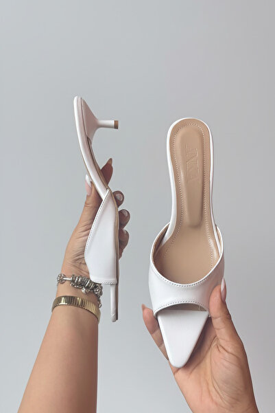 TrendyAnka Women's White Kitten Heeled Raschel Rustic Patterned Pointed Toe T...