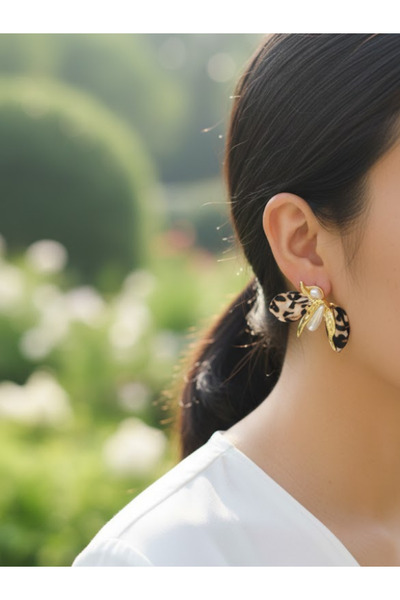 Leerybee Women's Pearl Leaf Tulle Figured Earrings